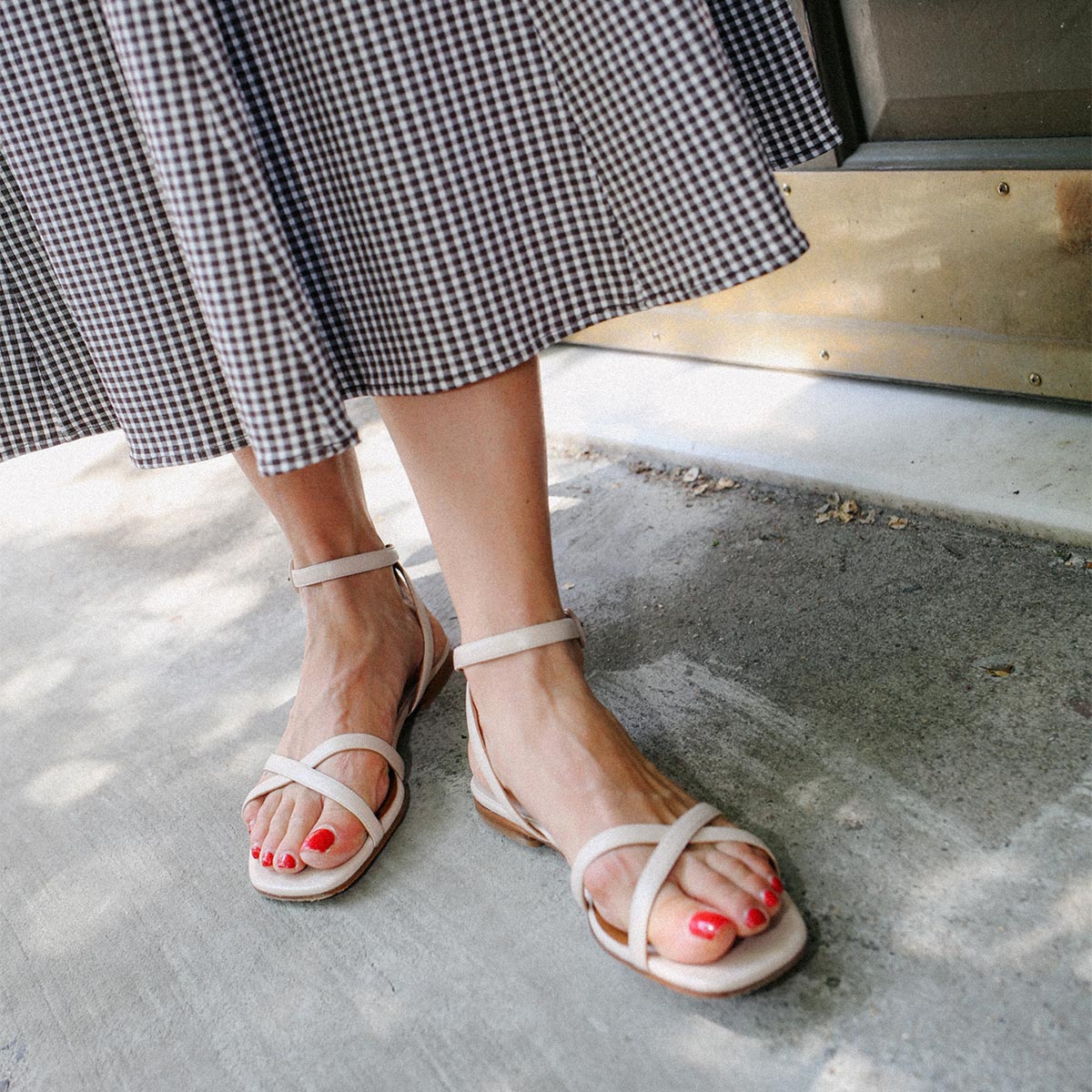 The Flat Sandal - Magnolia Nappa